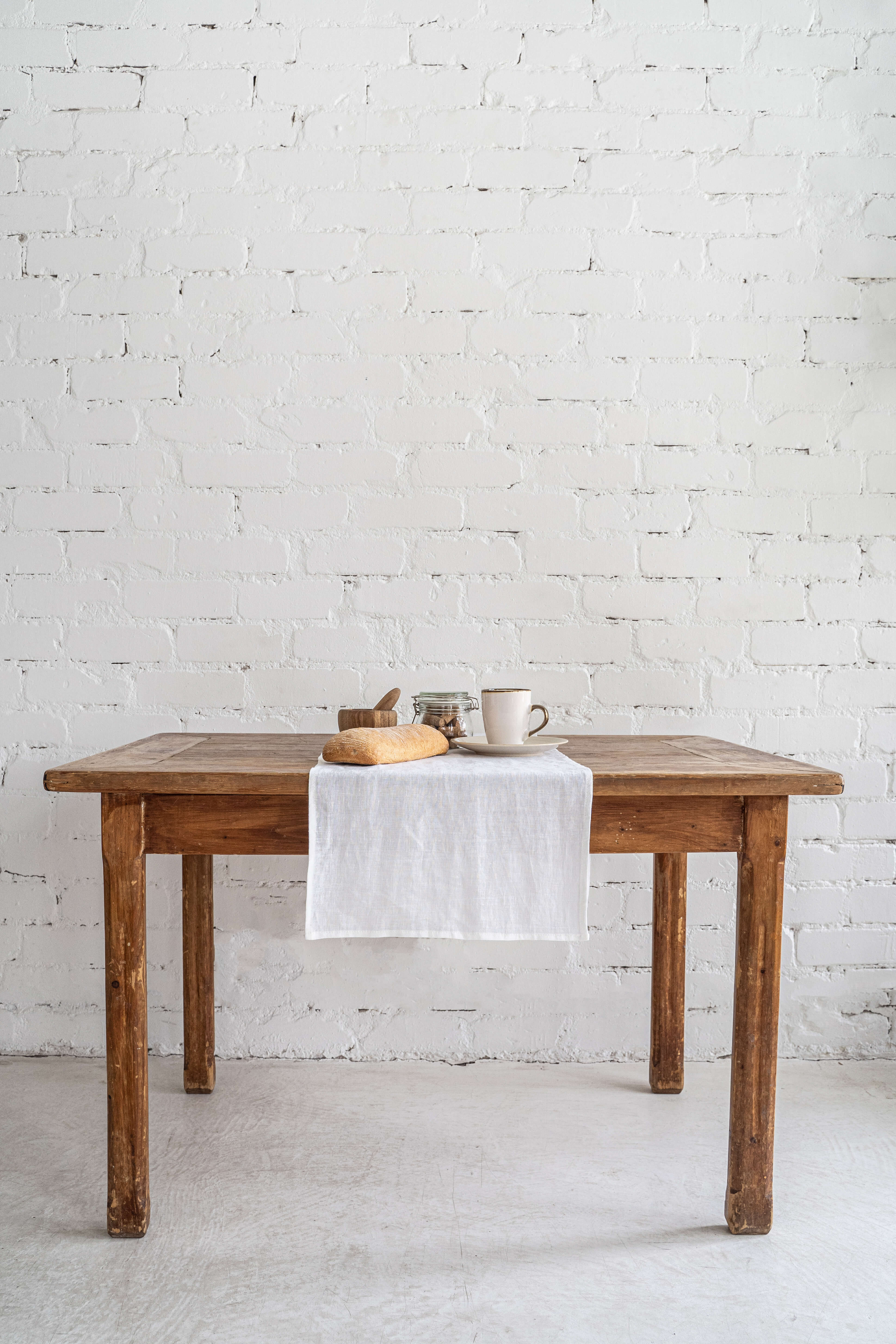 Linen table runner