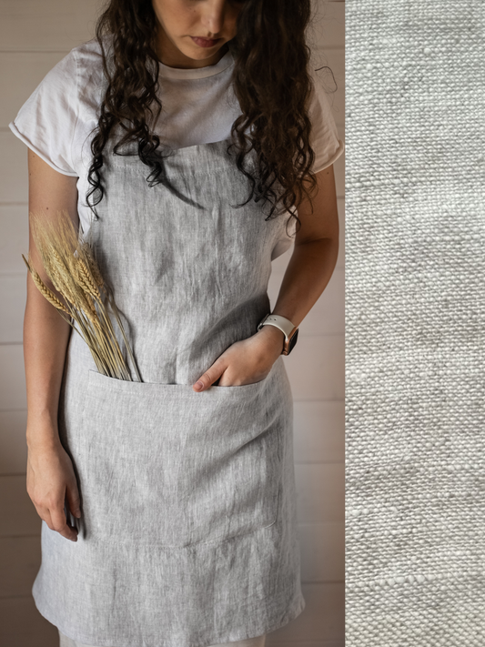 Linen apron in Natural Light color Dusty Linen