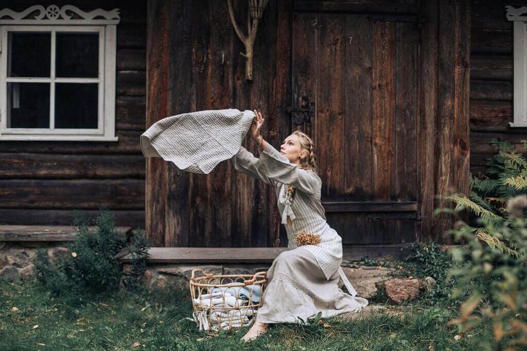Natural linen home textiles as sustainable everyday alternatives