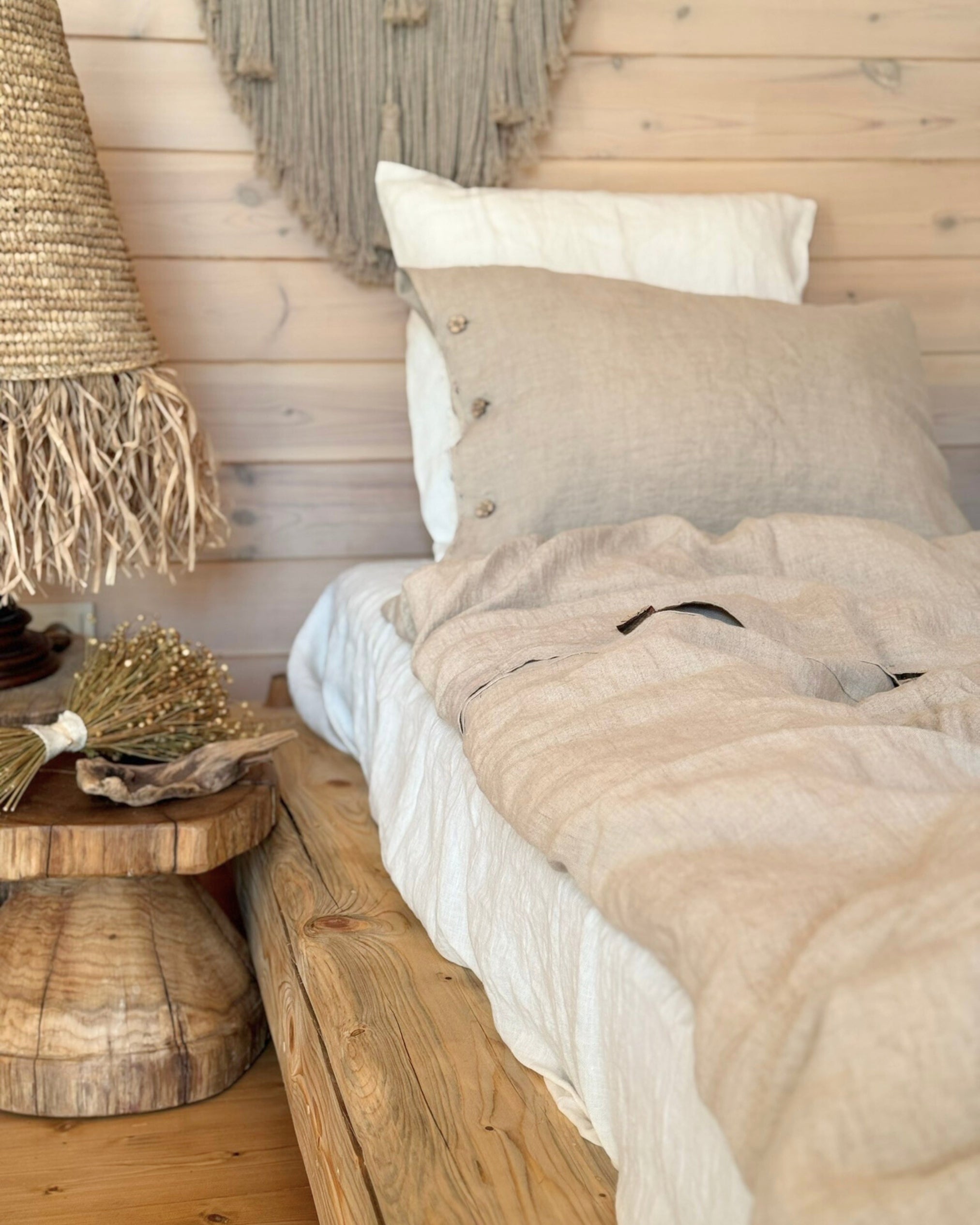 US size bedding set without Embroidery. Top closure for duvet cover