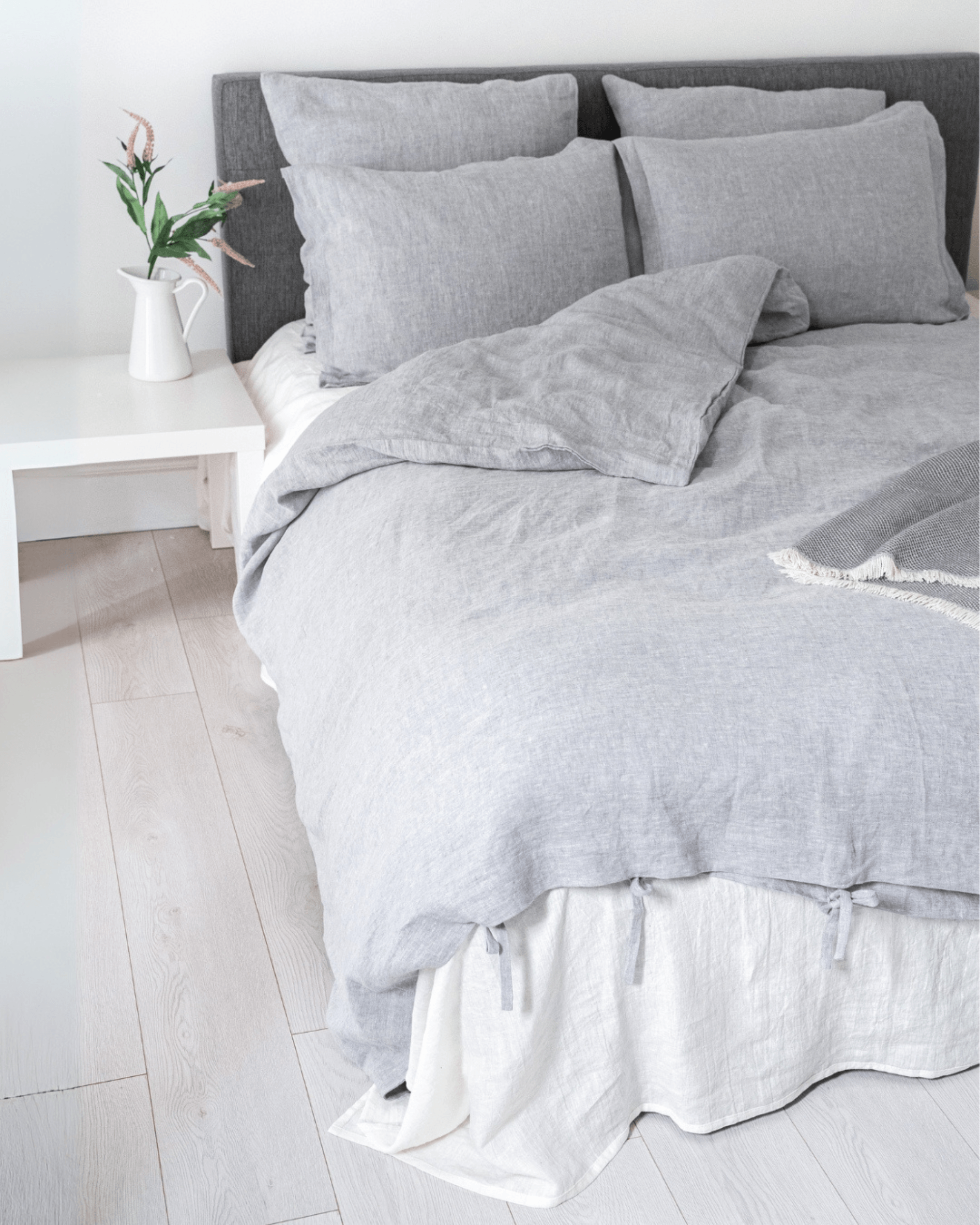 Minimalist linen bedding set in melange gray, EU, UK, US size, bottom closure