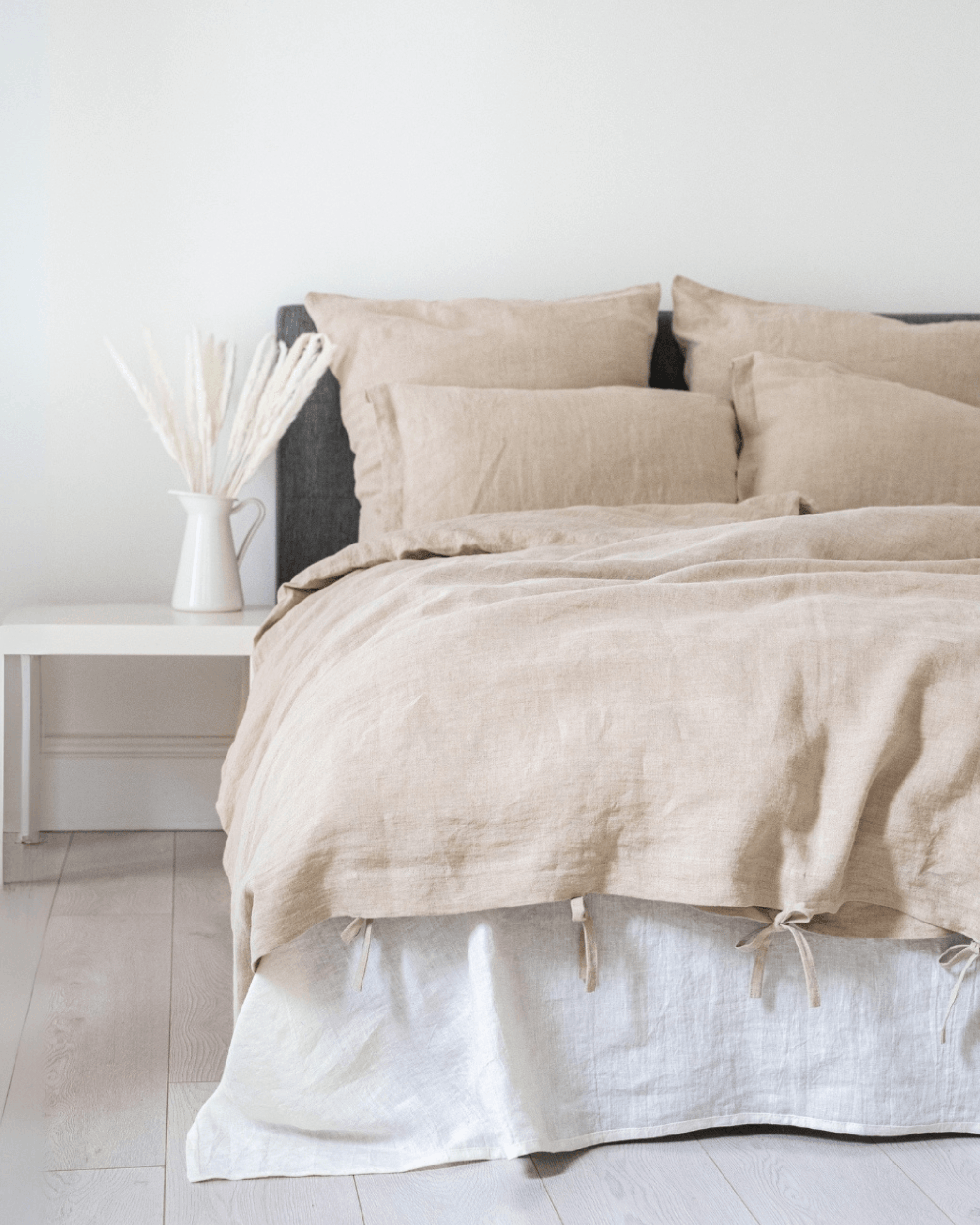 Minimalist linen bedding set EU, UK, US size with layered pillows styling