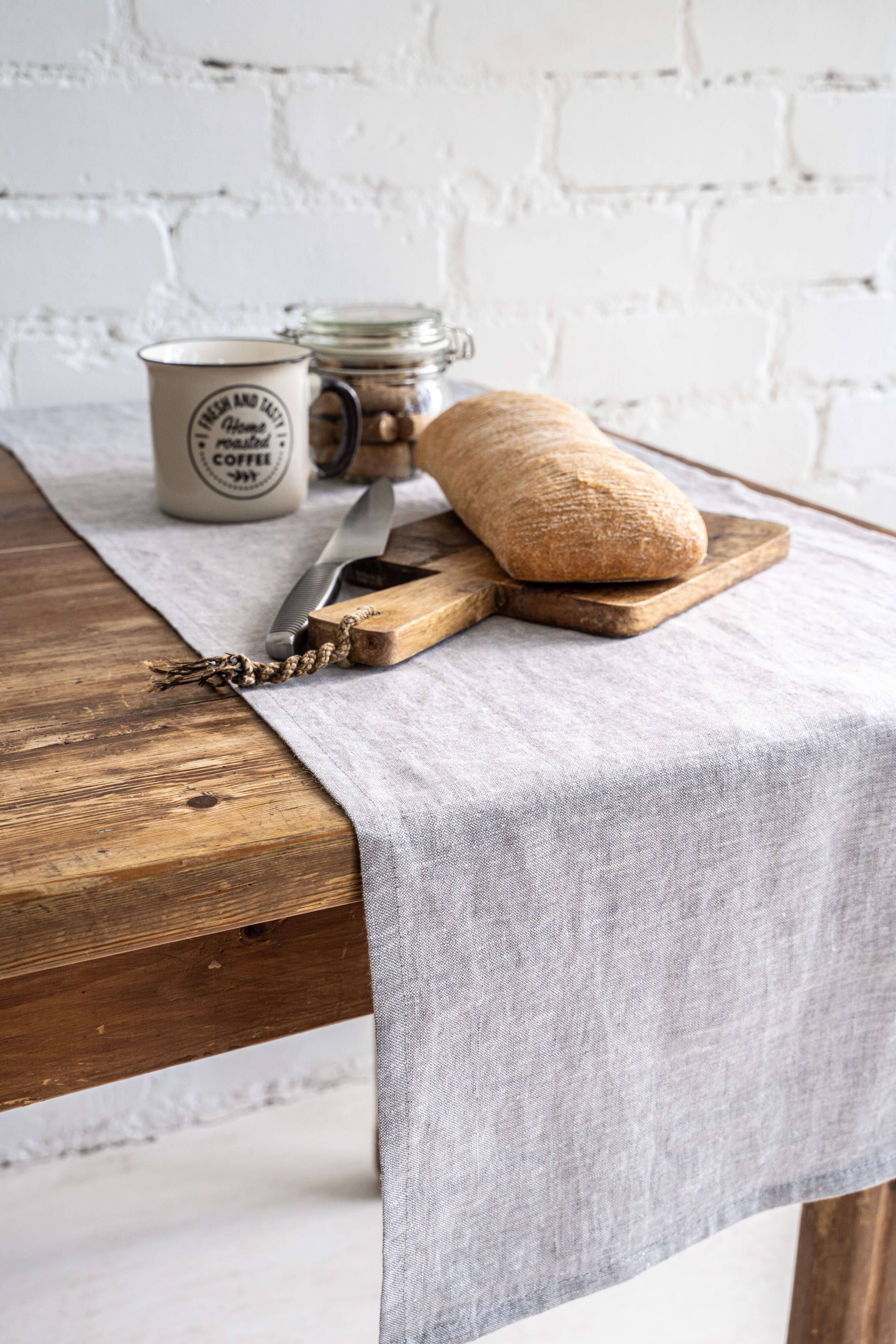 Linen table runner