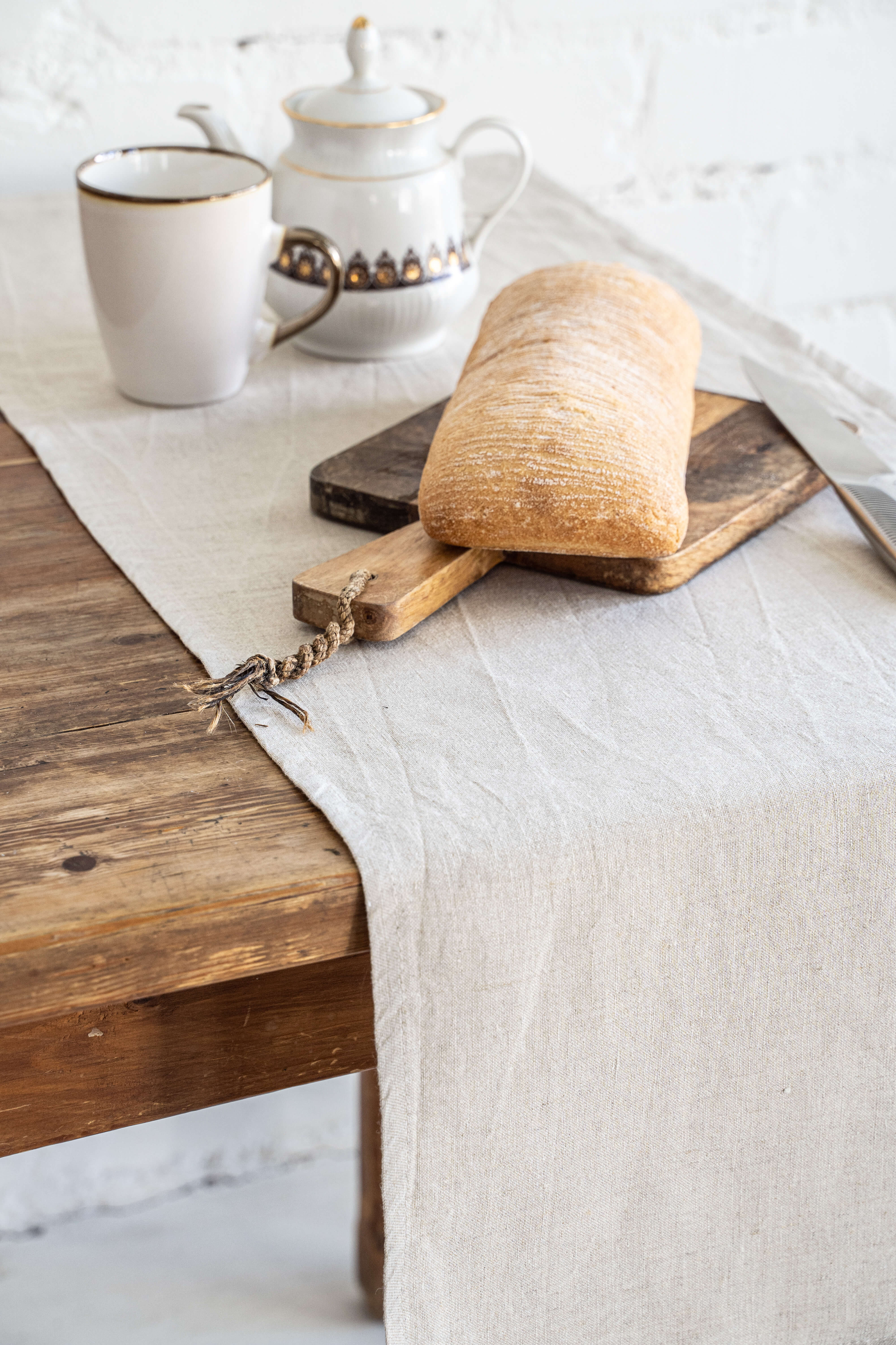 Linen table runner