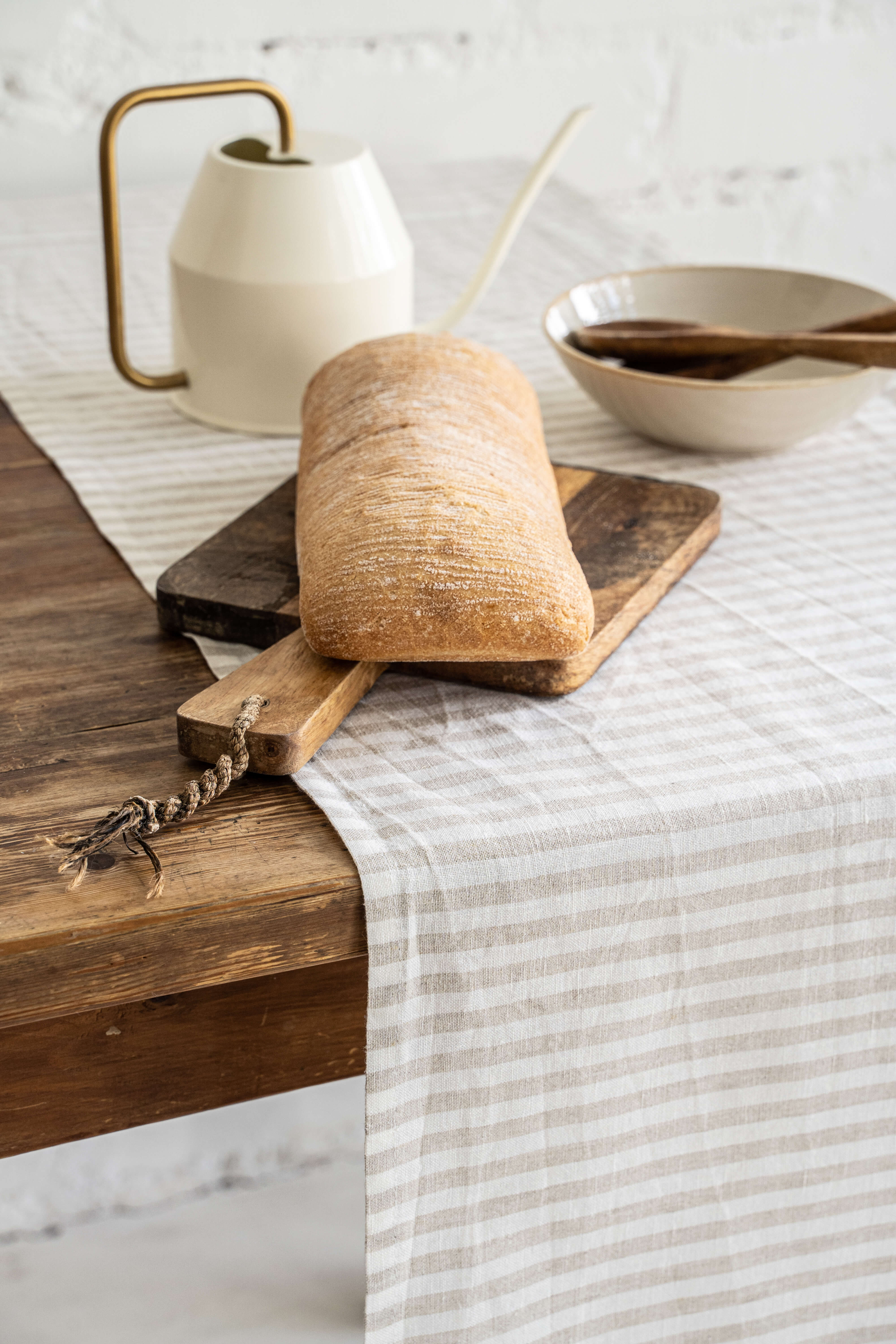 Linen table runner