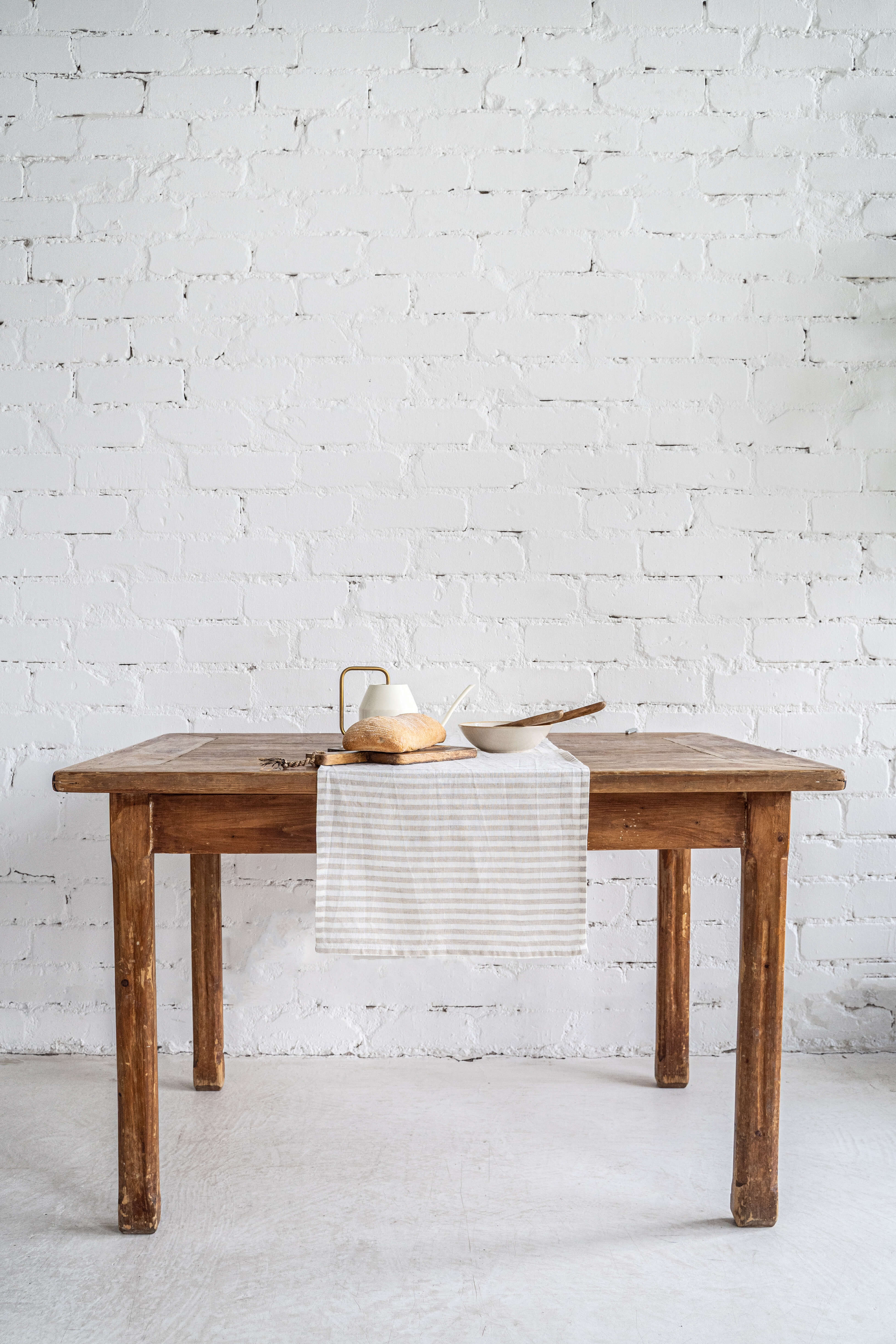 Linen table runner