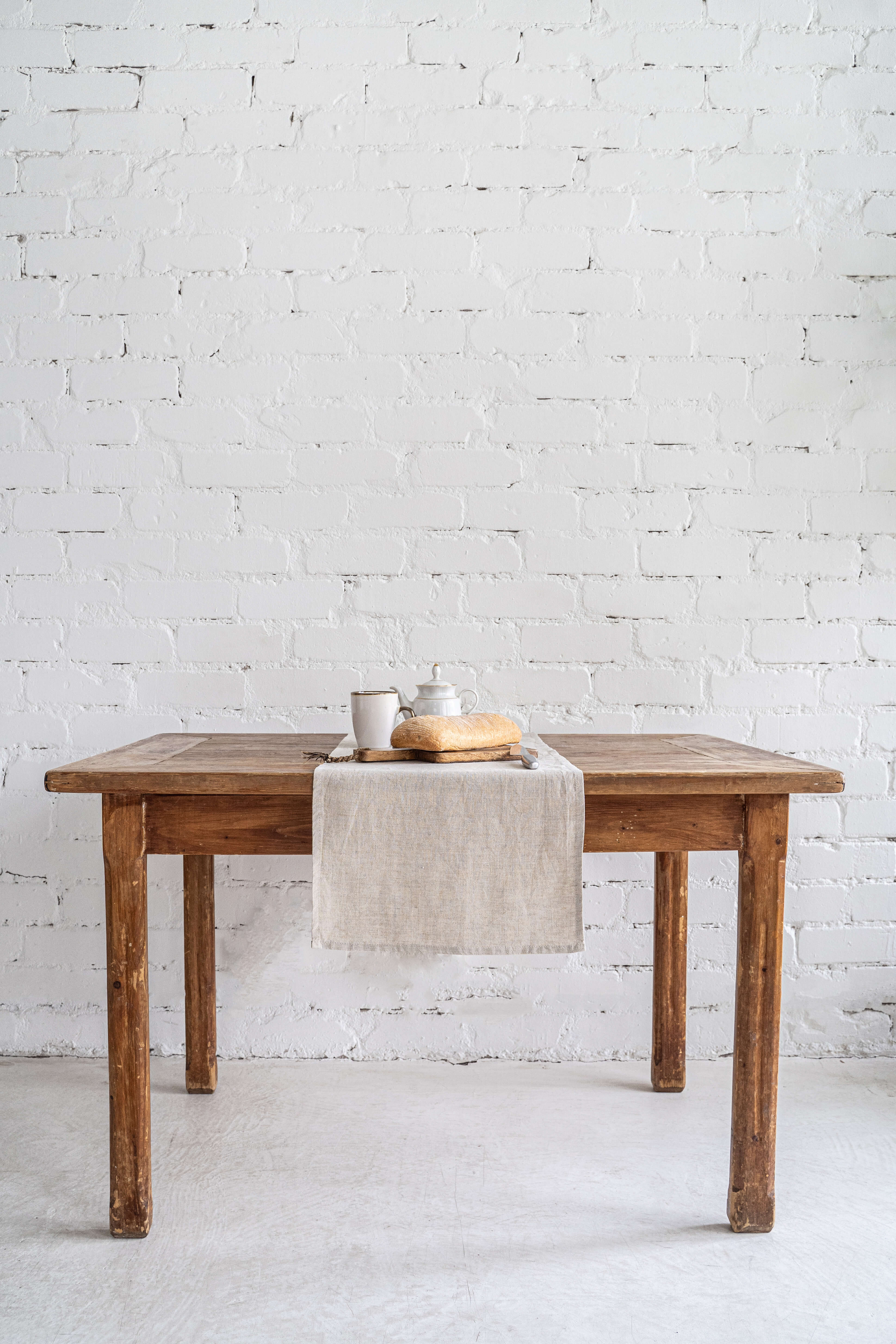 Linen table runner