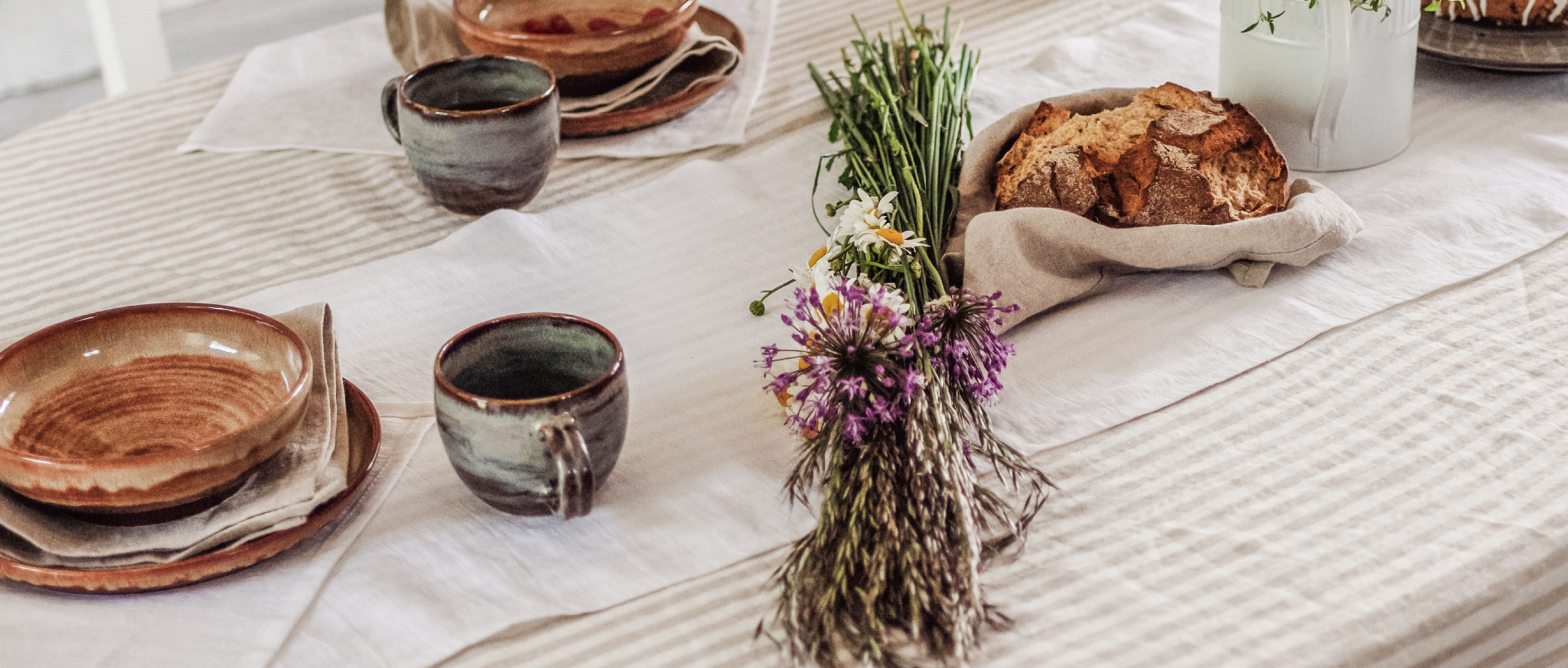 Linen table runners